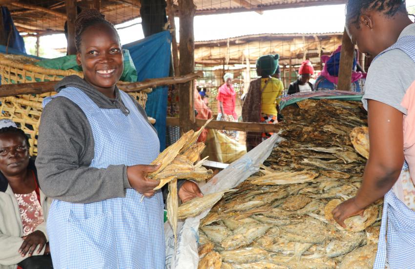 Veronica at the Busia market